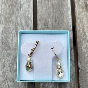 Elegant Gold and Pearl Drop Earrings